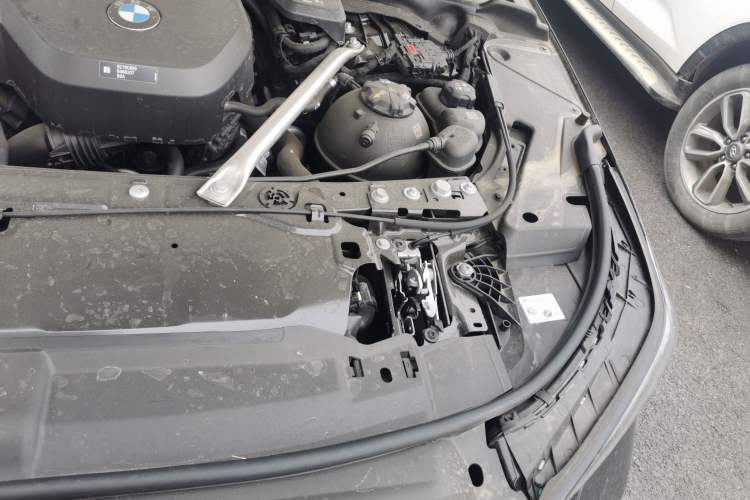 Used BMW 5 Series 2025 530Li Leading Model M Sport Package Engine Bay Left
