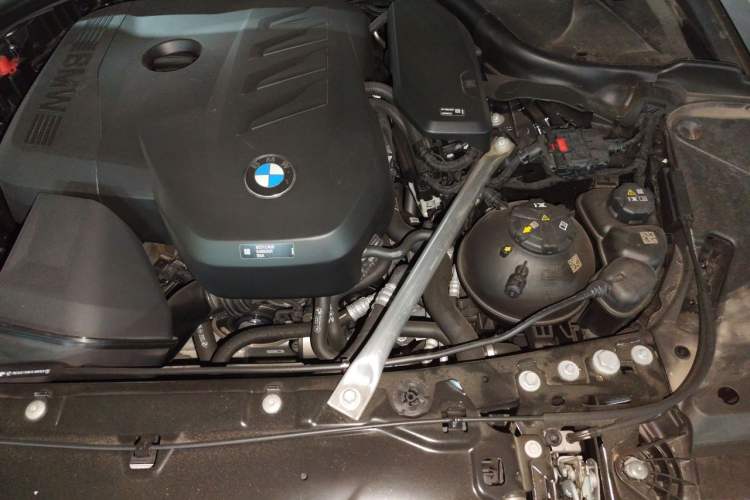 Used BMW 5 Series 2025 525Li M Sport Package Engine Bay Left