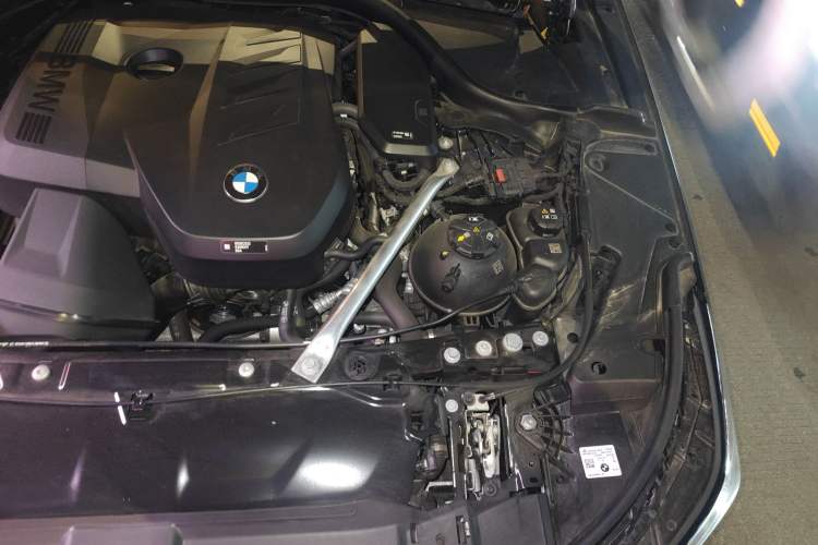Used BMW 5 Series 2025 530Li Leading Edition Luxury Package Engine Bay Left