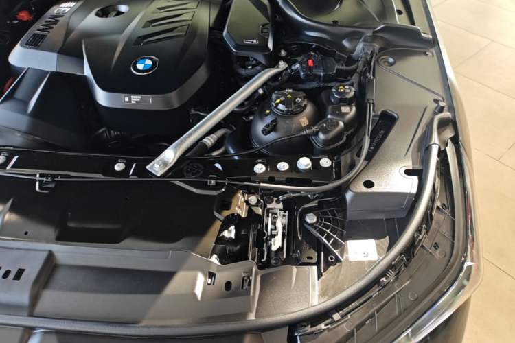 Used BMW 5 Series 2025 530Li Luxury Edition M Sport Package Engine Bay Left