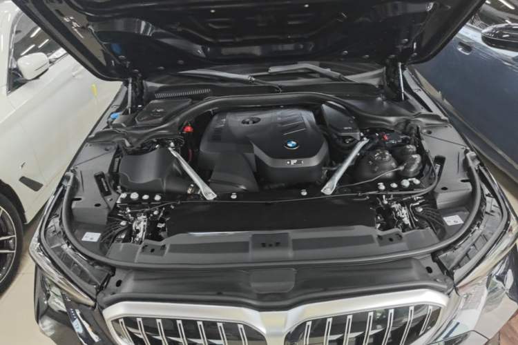 Used BMW 5 Series 2025 530Li Leading Model M Sport Package Engine Bay