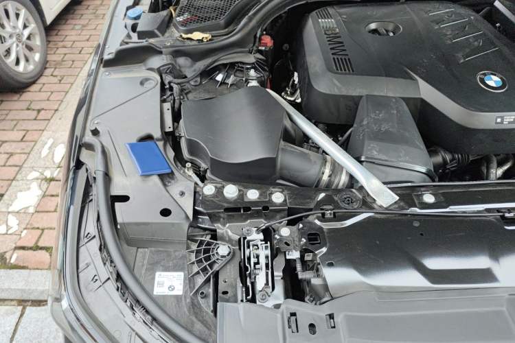 Used BMW 5 Series 2025 525Li M Sport Package Engine Bay Right