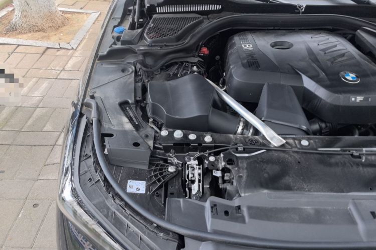Used BMW 5 Series 2025 525Li M Sport Package Engine Bay Right