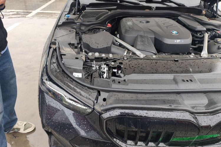 Used BMW 5 Series 2025 525Li M Sport Package Engine Bay Right