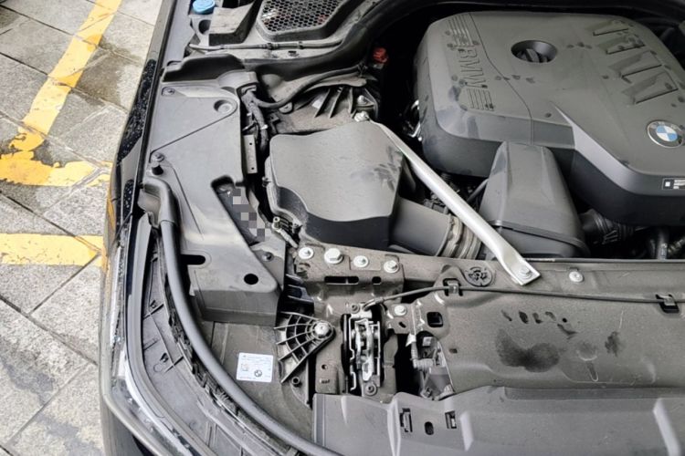 Used BMW 5 Series 2025 530Li Luxury Edition M Sport Package Engine Bay Right