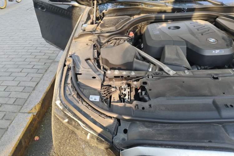 Used BMW 5 Series 2025 530Li Leading Model M Sport Package Engine Bay Right