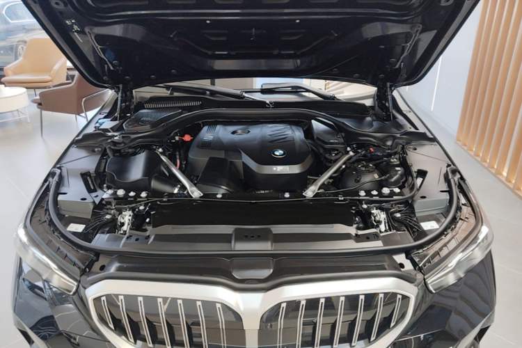 Used BMW 5 Series 2025 530Li Luxury Edition M Sport Package Engine Bay