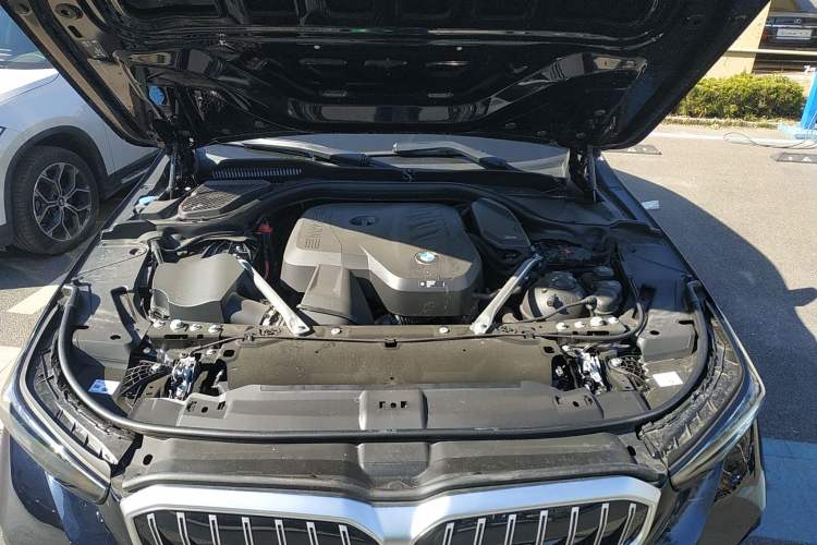 Used BMW 5 Series 2025 530Li Leading Model M Sport Package Engine Bay