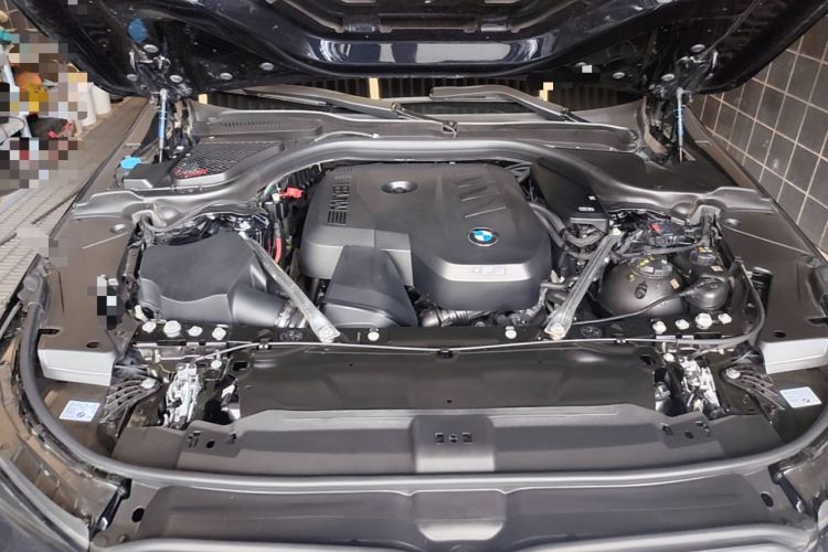 Used BMW 5 Series 2025 530Li Luxury Edition M Sport Package Engine Bay