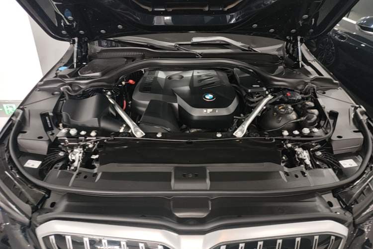 Used BMW 5 Series 2025 530Li Leading Model M Sport Package Engine Bay