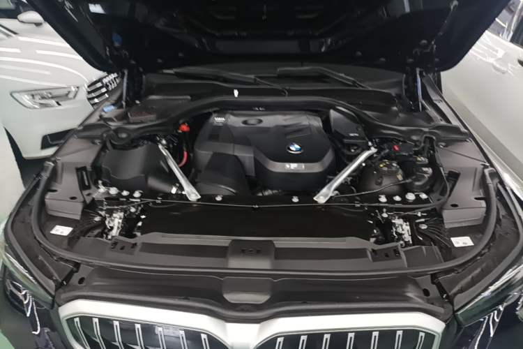 Used BMW 5 Series 2025 525Li M Sport Package Engine Bay