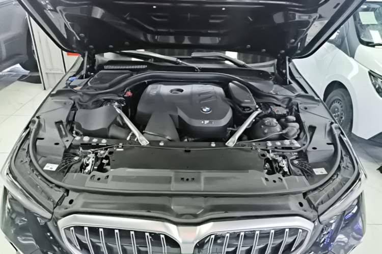 Used BMW 5 Series 2025 530Li Leading Model M Sport Package Engine Bay