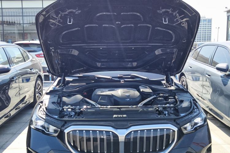Used BMW 5 Series 2025 530Li Luxury Edition M Sport Package Engine Bay