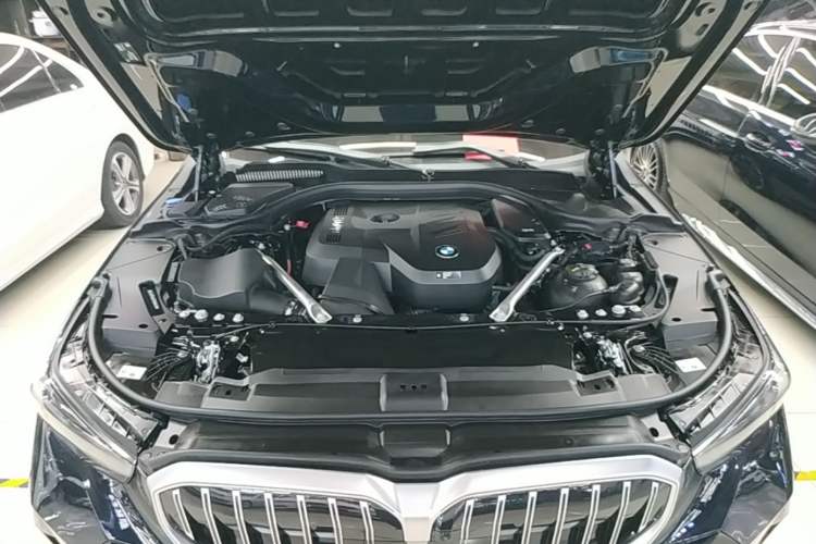 Used BMW 5 Series 2025 530Li Leading Model M Sport Package Engine Bay