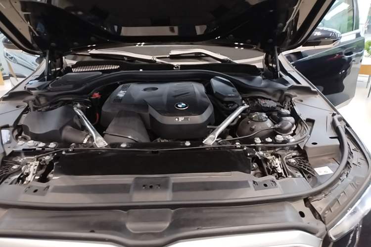 Used BMW 5 Series 2025 530Li Leading Model M Sport Package Engine Bay