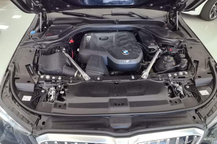 Used BMW 5 Series 2025 530Li Leading Model M Sport Package Engine Bay