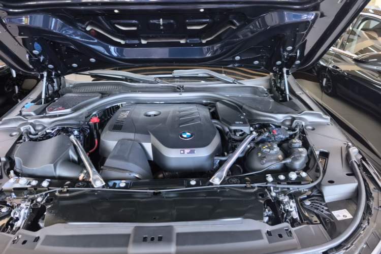 Used BMW 5 Series 2025 530Li Leading Model M Sport Package Engine Bay