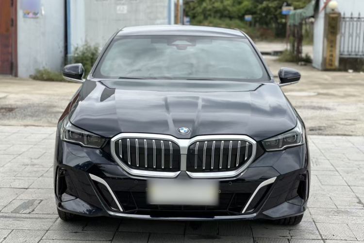 Used BMW 5 Series 2025 530Li Leading Model M Sport Package Exterior 1
