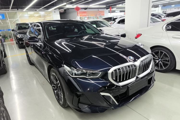 Used BMW 5 Series 2025 530Li Leading Model M Sport Package Exterior 1