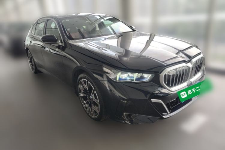 Used BMW 5 Series 2025 530Li Luxury Edition M Sport Package Exterior 1