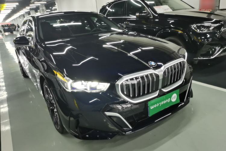 Used BMW 5 Series 2025 530Li Luxury Edition M Sport Package Exterior 1