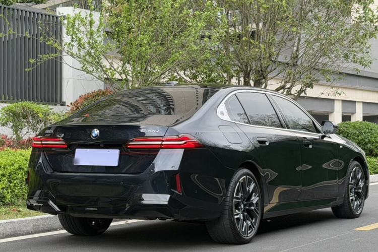 Used BMW 5 Series 2025 530Li Luxury Edition M Sport Package Exterior 1