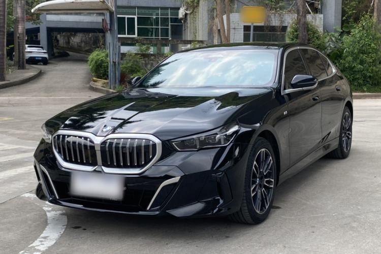 Used BMW 5 Series 2025 525Li M Sport Package Exterior 1