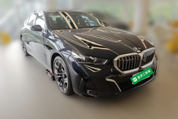 Used BMW 5 Series 2025 530Li Luxury Edition M Sport Package Exterior 1