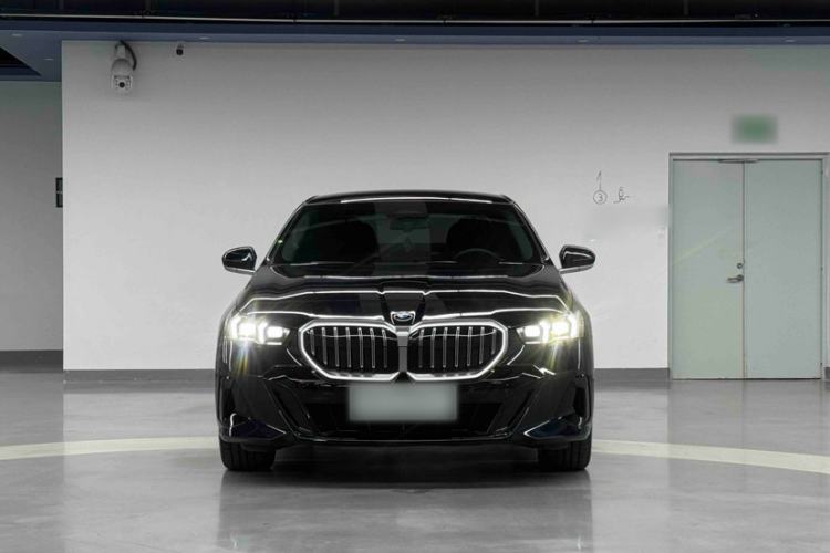 Used BMW 5 Series 2025 530Li Leading Model M Sport Package Exterior 1