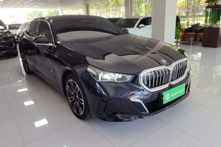 Used BMW 5 Series 2025 530Li Leading Model M Sport Package Exterior 1