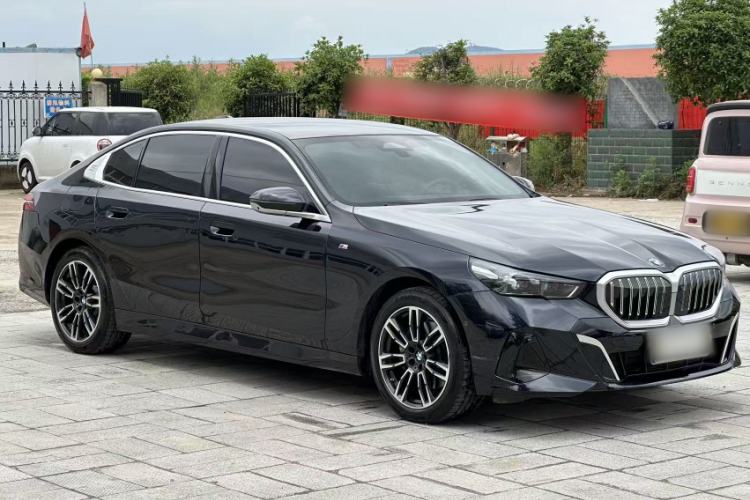 Used BMW 5 Series 2025 530Li Leading Model M Sport Package Exterior 2