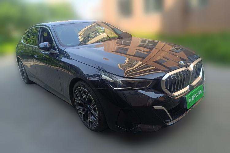 Used BMW 5 Series 2025 530Li Luxury Edition M Sport Package Exterior 2