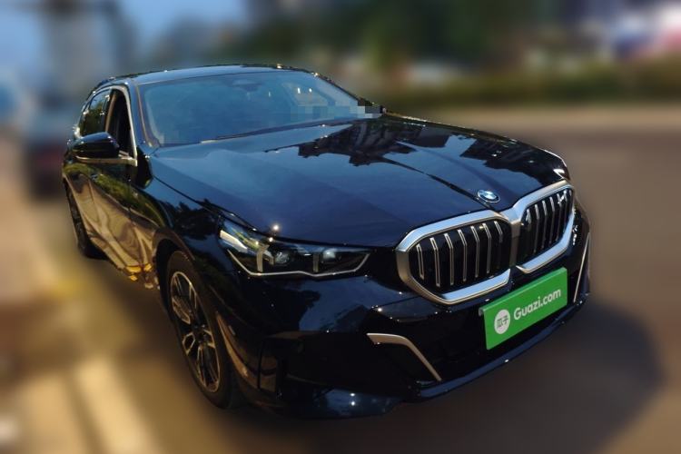 Used BMW 5 Series 2025 530Li Leading Model M Sport Package Exterior 2