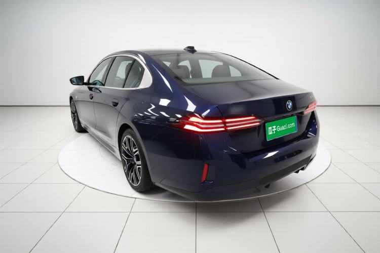 Used BMW 5 Series 2025 530Li Luxury Edition M Sport Package Exterior 2