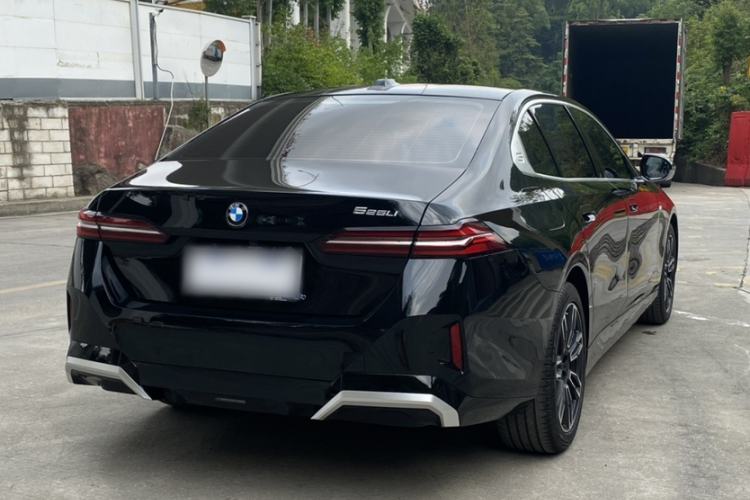 Used BMW 5 Series 2025 525Li M Sport Package Exterior 2