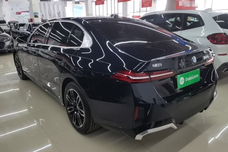 Used BMW 5 Series 2025 530Li Leading Model M Sport Package Exterior 2