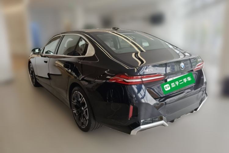 Used BMW 5 Series 2025 530Li Luxury Edition M Sport Package Exterior 2
