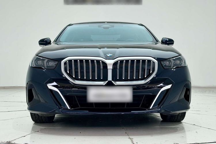 Used BMW 5 Series 2025 530Li Leading Model M Sport Package Exterior 2