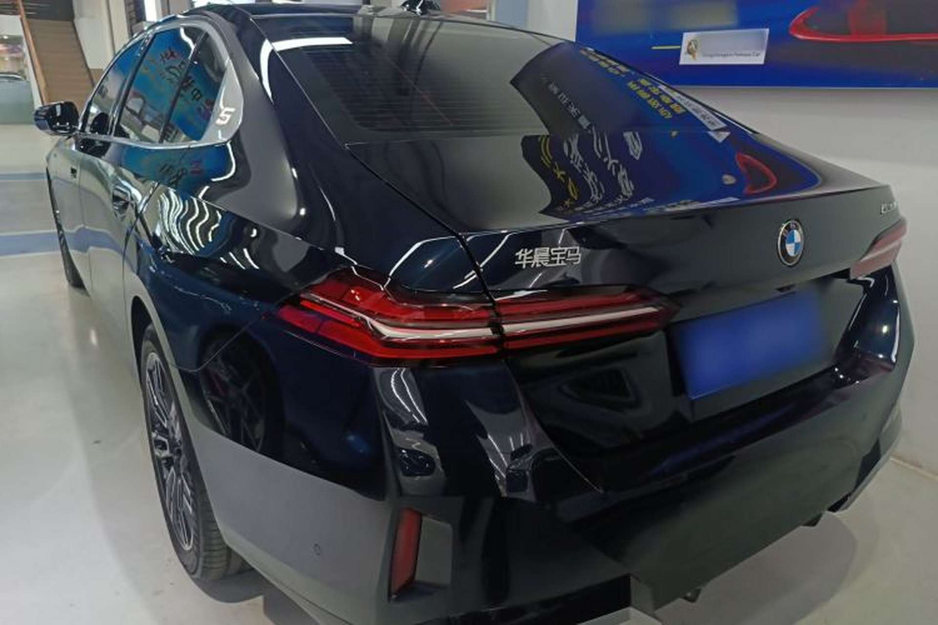 Used BMW 5 Series 2025 530Li Leading Model M Sport Package Exterior 2
