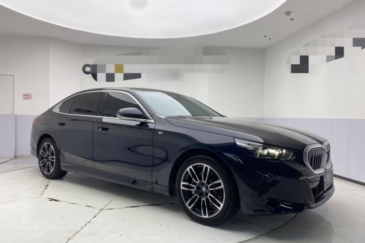 Used BMW 5 Series 2025 530Li Leading Model M Sport Package Exterior 3