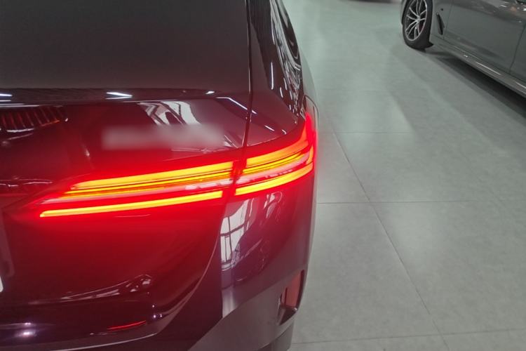Used BMW 5 Series 2025 525Li M Sport Package Exterior 3