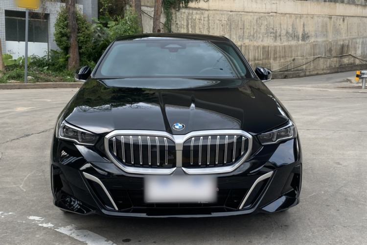 Used BMW 5 Series 2025 525Li M Sport Package Exterior 3