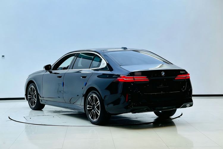 Used BMW 5 Series 2025 525Li M Sport Package Exterior 3
