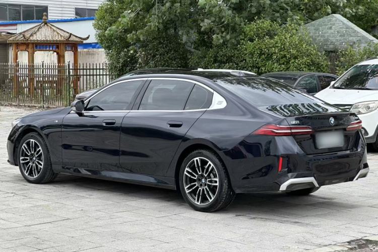 Used BMW 5 Series 2025 530Li Leading Model M Sport Package Exterior 4