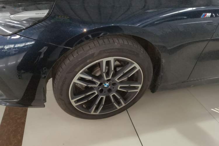 Used BMW 5 Series 2025 525Li M Sport Package Exterior 4