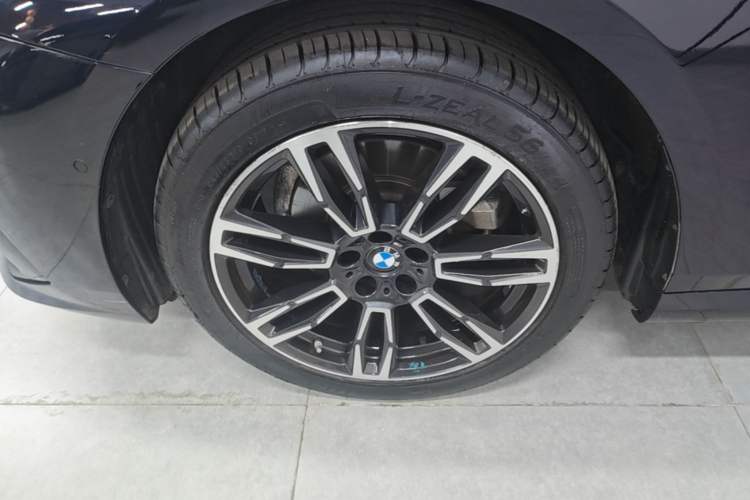 Used BMW 5 Series 2025 525Li M Sport Package Exterior 4