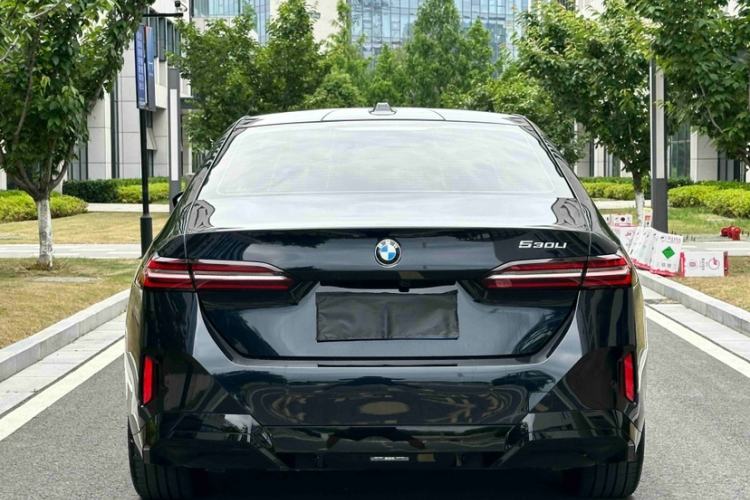 Used BMW 5 Series 2025 530Li Leading Model M Sport Package Exterior 4