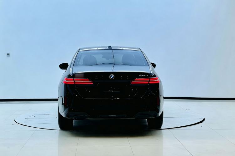 Used BMW 5 Series 2025 525Li M Sport Package Exterior 4