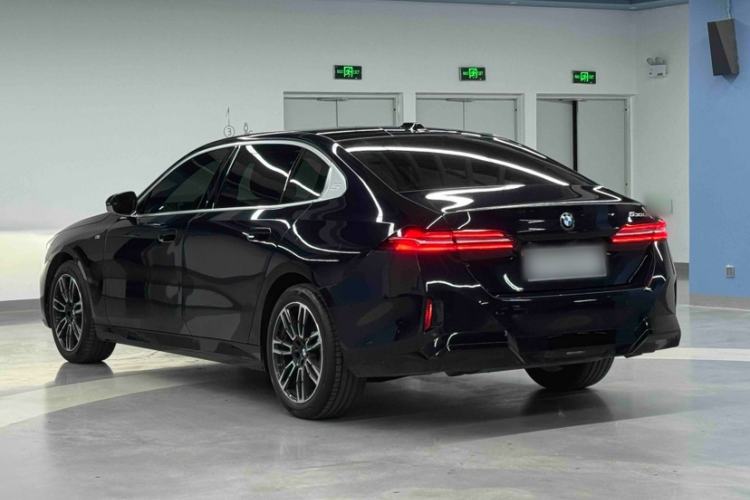 Used BMW 5 Series 2025 530Li Leading Model M Sport Package Exterior 4