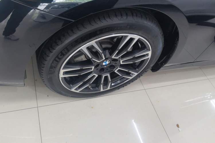 Used BMW 5 Series 2025 525Li M Sport Package Exterior 4